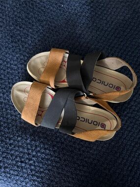 Bionica Black and Tan Elastic Strap Comfort Sandals